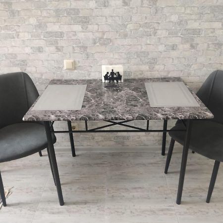 Ahmashenebeliapart Tbilisi Luaran gambar